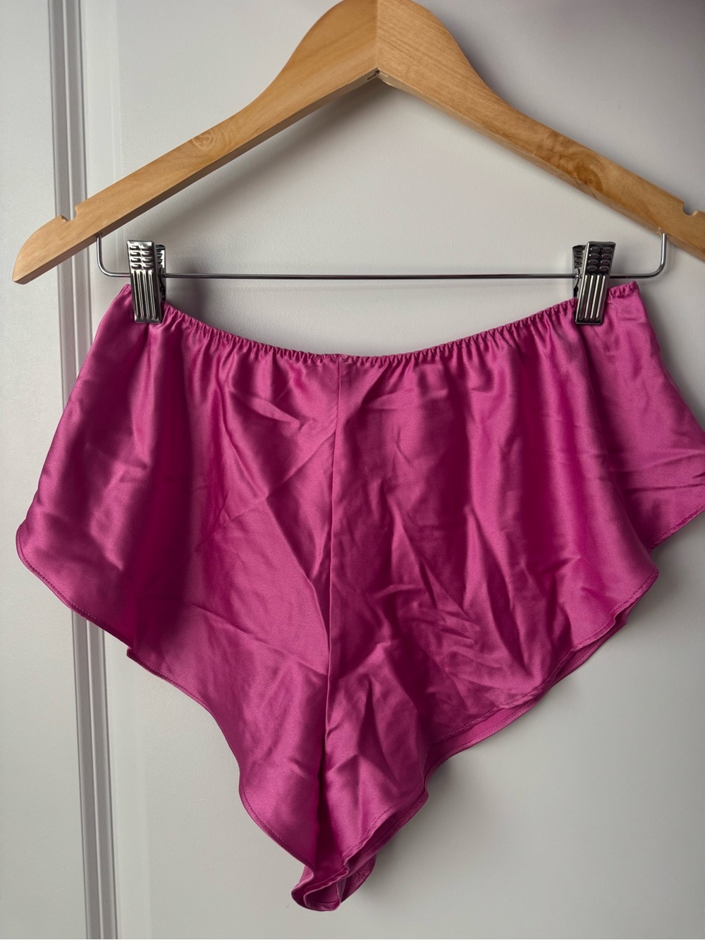 Victoria's Secret Satin Open-Back Cami & Shorts Set Hot Pink Peony sz Medium - Picture 9 of 10